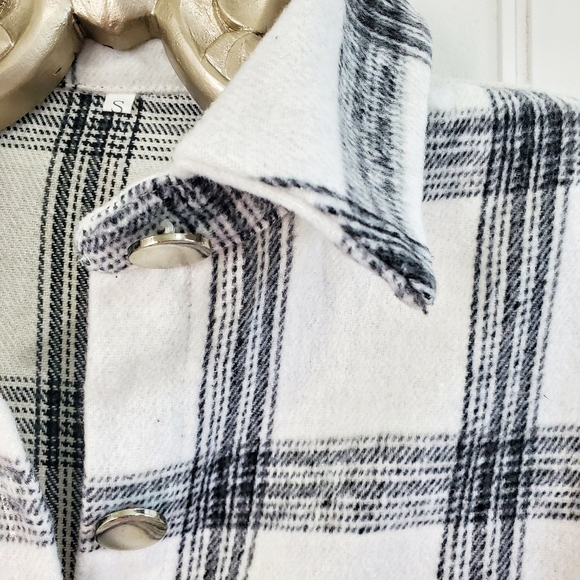 New Boho Chic Oversized Plaid Flannel Button Up Shacket Jacket Shirt Black White - Picture 6 of 10